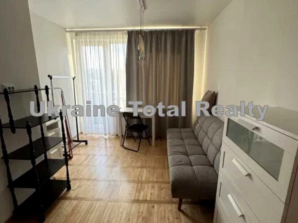 Apartment. Bereznyakyvska St., Kyiv