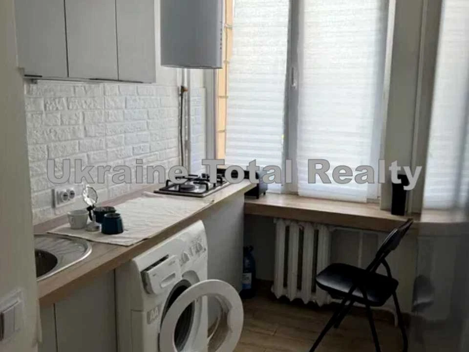 Apartment. Bereznyakyvska St., Kyiv