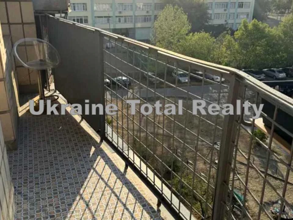 Apartment. Bereznyakyvska St., Kyiv