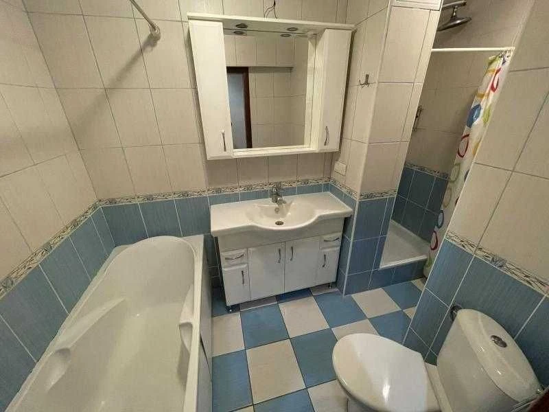 Продам 2 к квартиру на Нових Будинках.