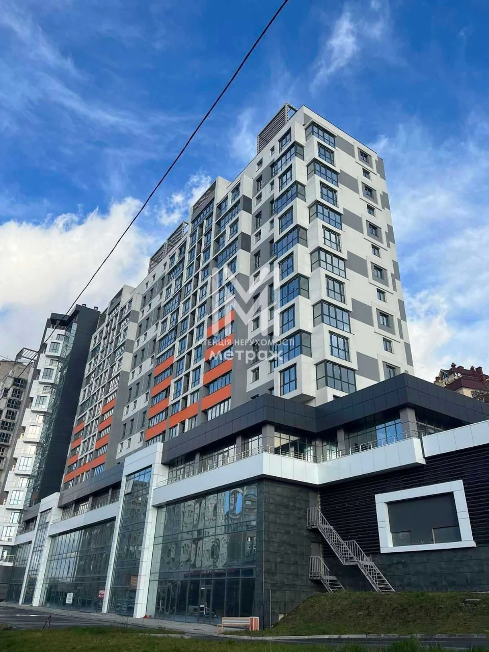 Selling 3-room apartment in residential complex Ovis. Klochkovskaya. Naukova Avenue.