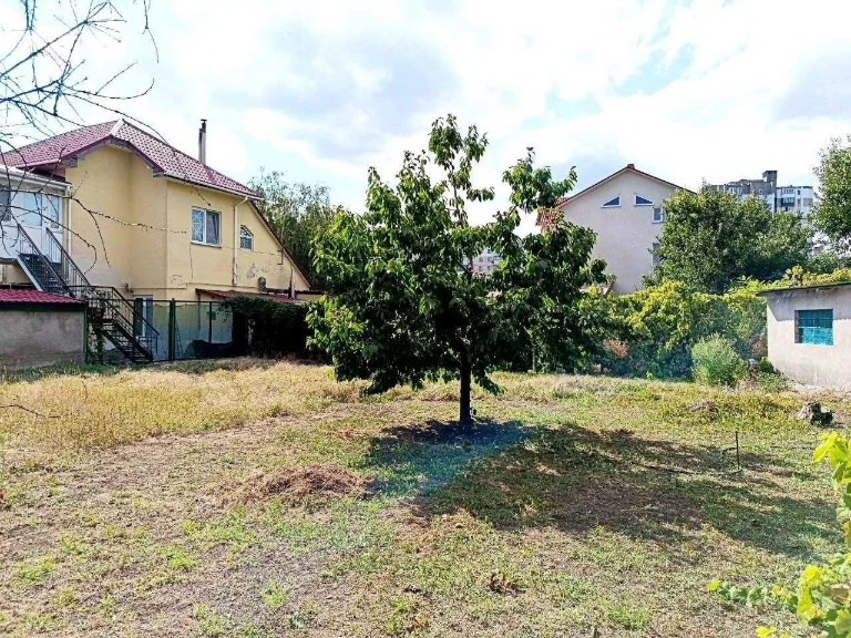 Продаж ділянки 10 соток з будинком 73 м²! Вулиця Бабушкіна /