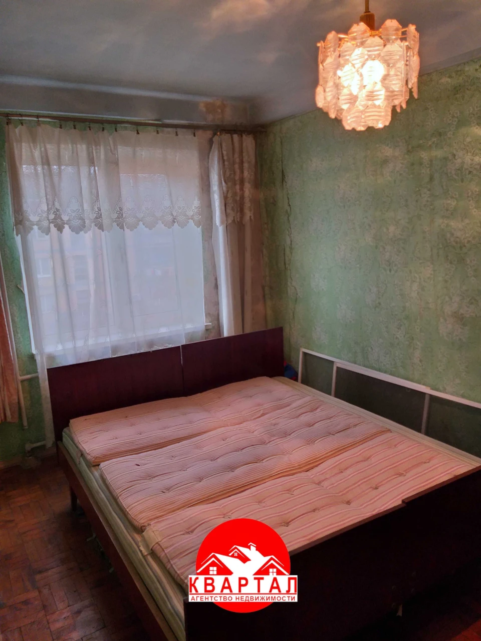 For sale: 3-room apartment on Pervyy Bereg, district 9-th Gorbo