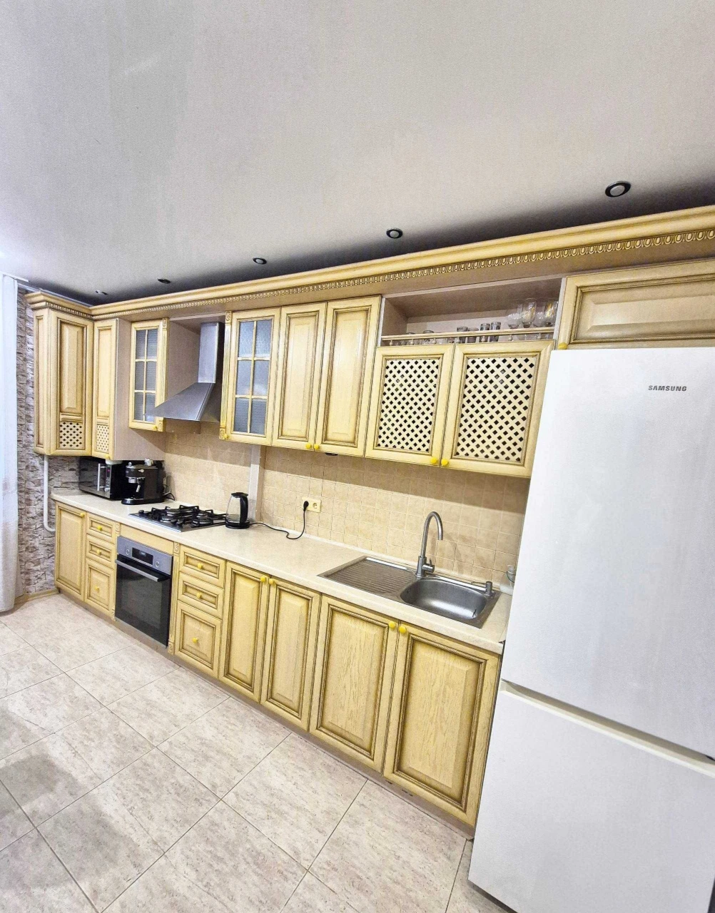 3-bedroom apartment for sale in the city center. Kharkiv Street.