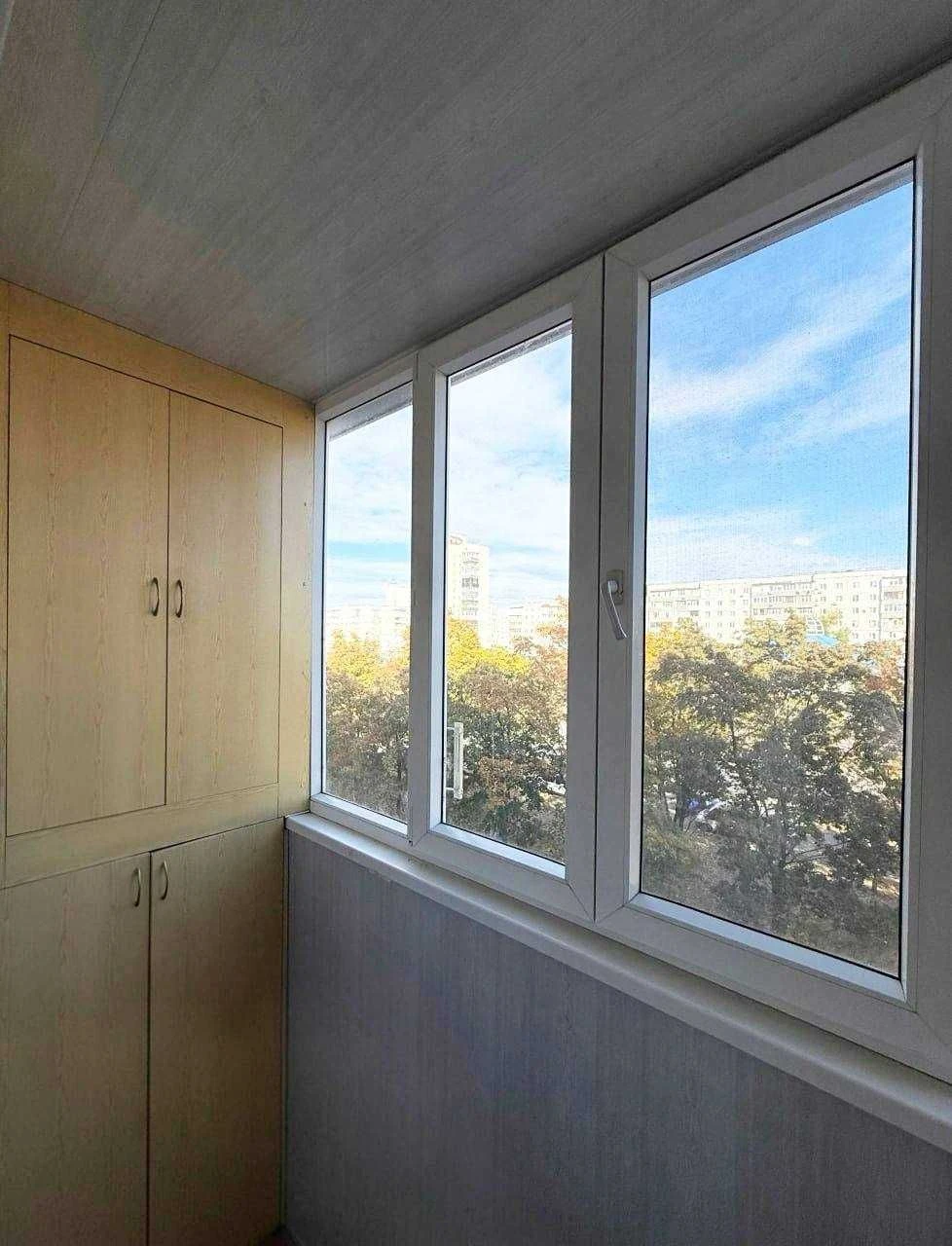 3-bedroom apartment for sale in the city center. Kharkiv Street.