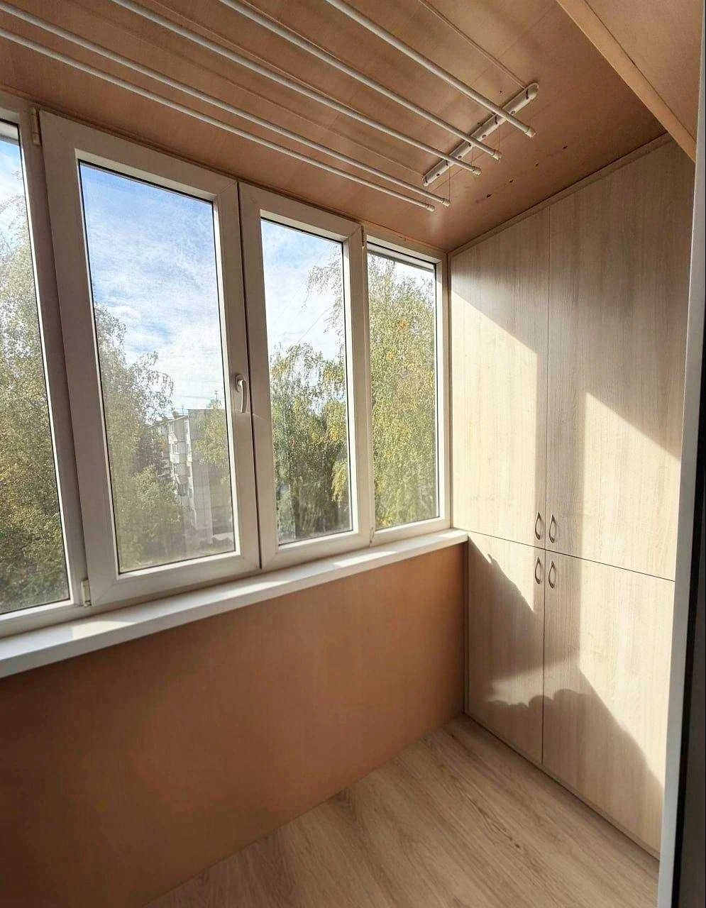 3-bedroom apartment for sale in the city center. Kharkiv Street.