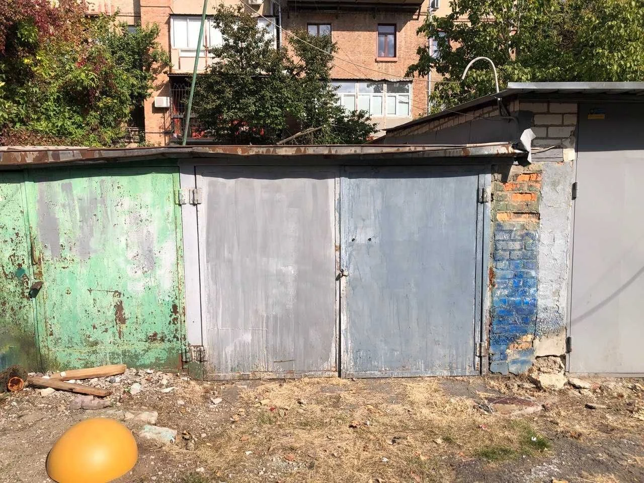 For Sale: Solid Brick Garage 14 m² (Center, St. Gregory