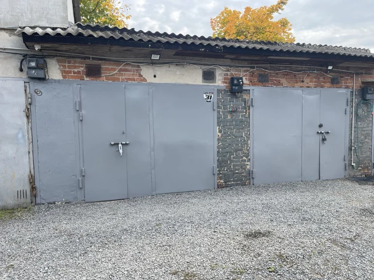 Продам 2 гаражі в кооперативі Дворецький