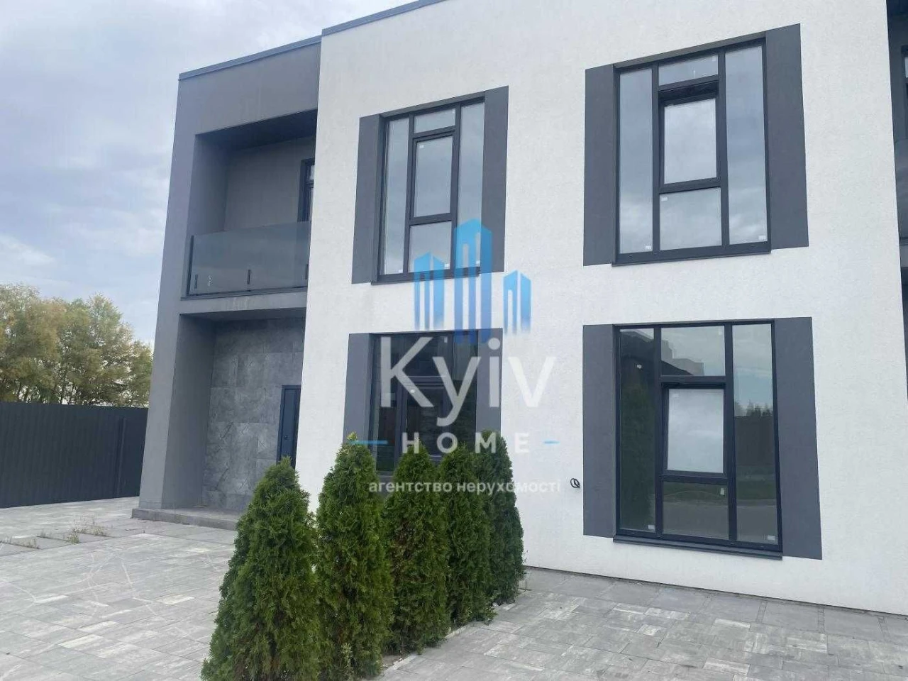Sale of finished townhouses in the OSOKOR DELUX residential complex