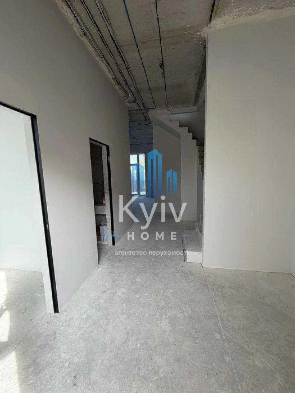 Sale of finished townhouses in the OSOKOR DELUX residential complex