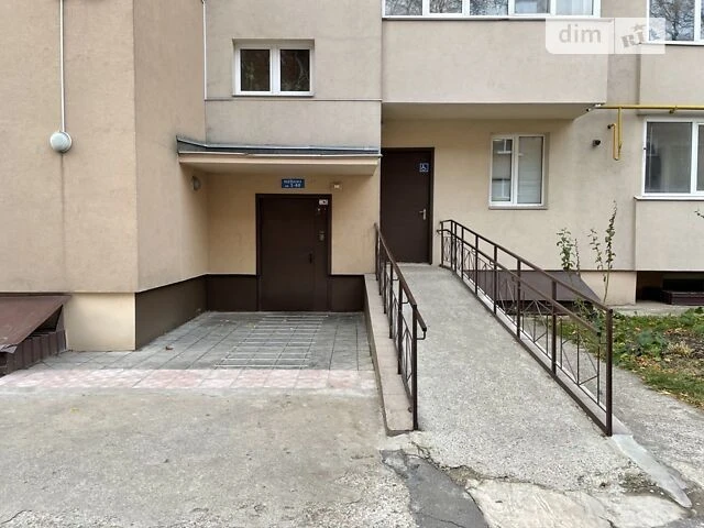 Sale of 3-room apartment 80 sq. m. on Lyatoshynskogo St. 8 • ID 346
