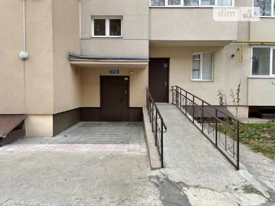 Sale of 3-room apartment 80 sq. m. on Lyatoshynskogo St. 8 • ID 346