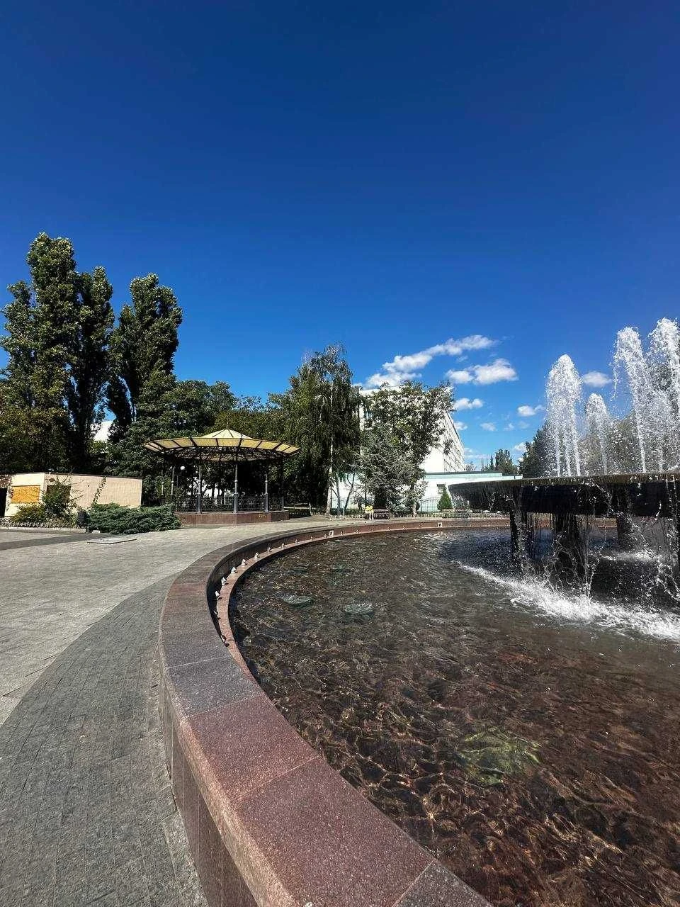 1-bedroom apartment, 2 minutes from the fountain on Krymsky Boulevard.