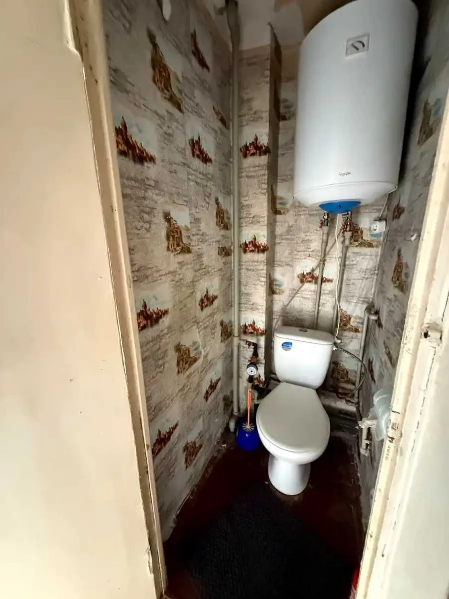 1-bedroom apartment, 2 minutes from the fountain on Krymsky Boulevard.
