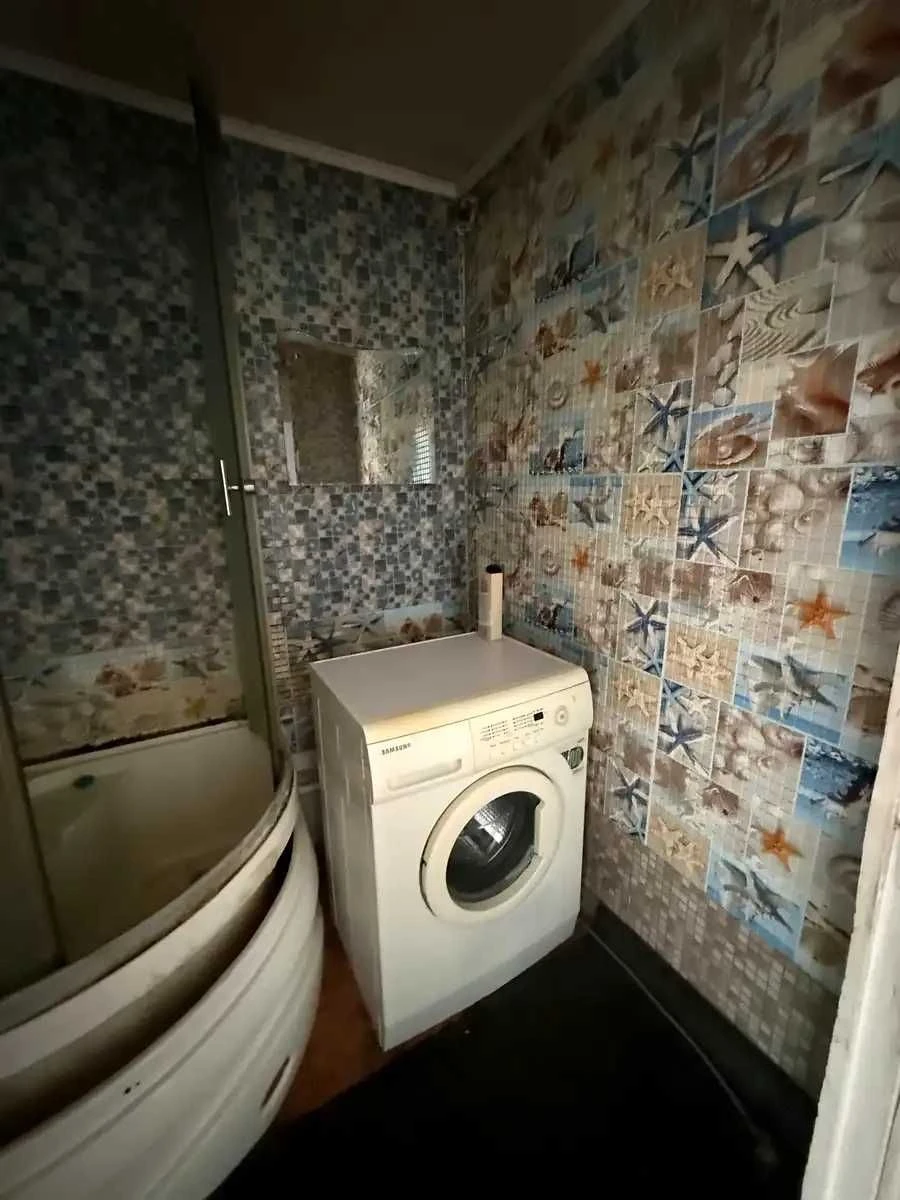 1-bedroom apartment, 2 minutes from the fountain on Krymsky Boulevard.