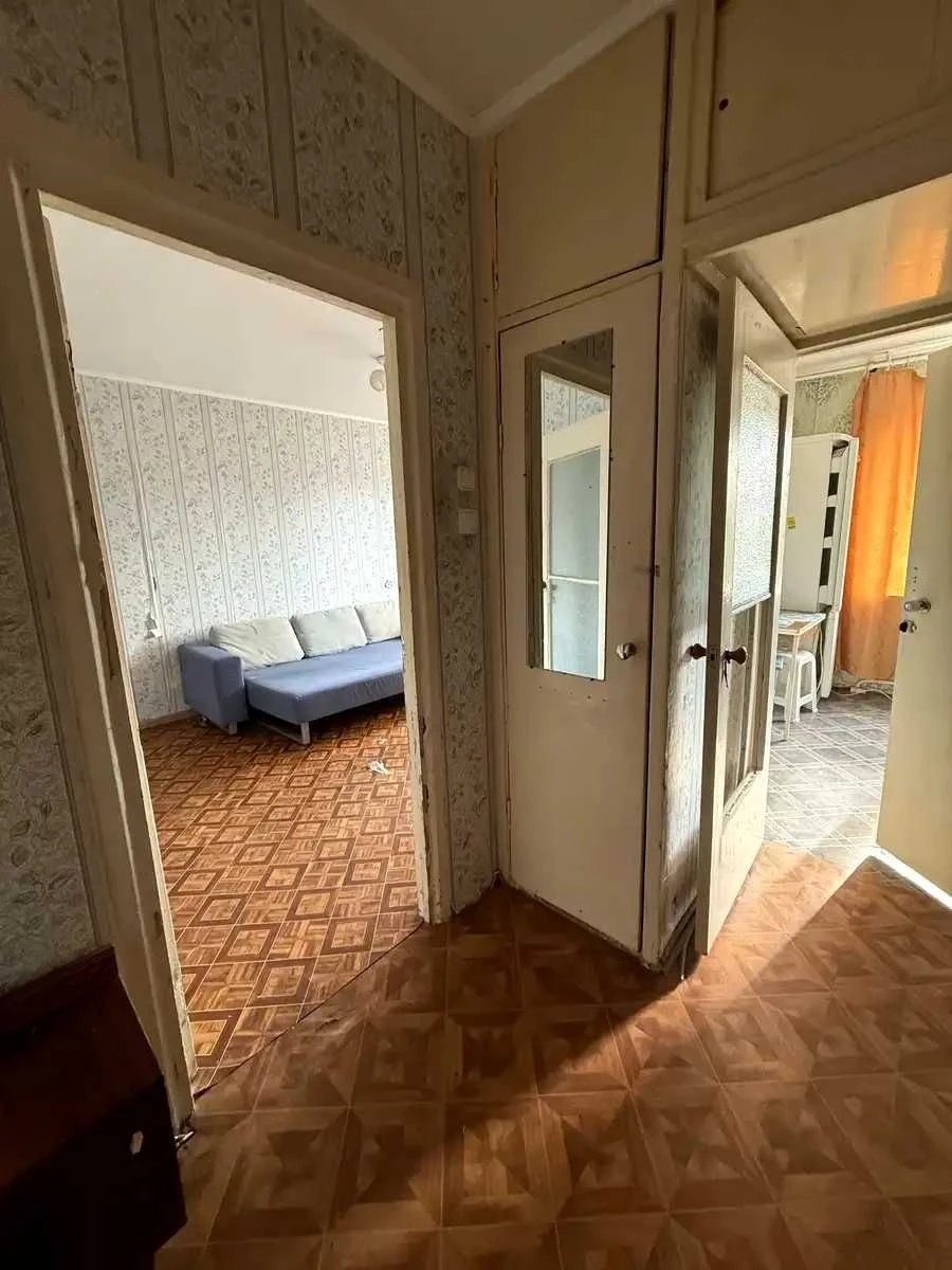 1-bedroom apartment, 2 minutes from the fountain on Krymsky Boulevard.