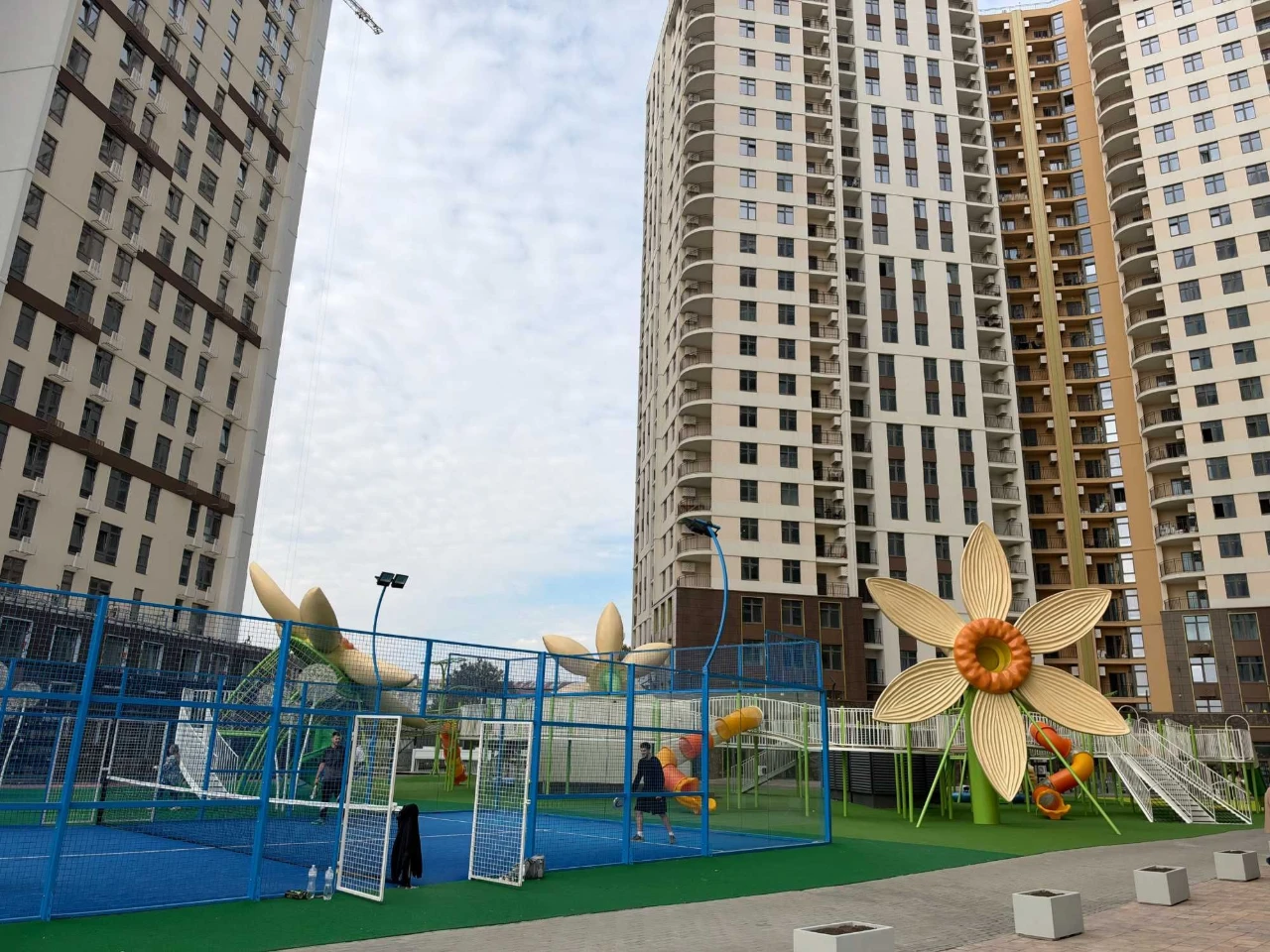 Найкраща ціна в KADORR CITY на Краснова! 2-кімнатна квартира з видом на і