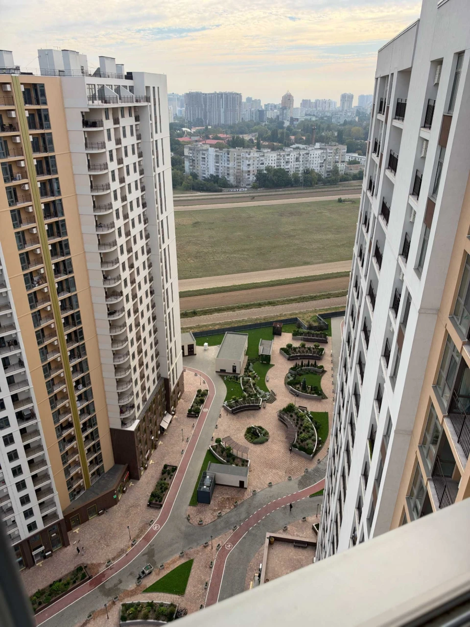Найкраща ціна в KADORR CITY на Краснова! 2-кімнатна квартира з видом на і