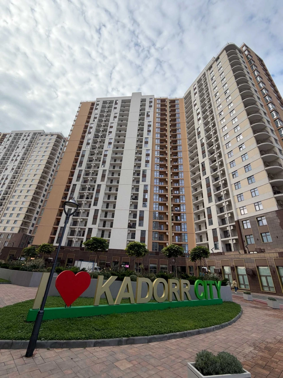 Найкраща ціна в KADORR CITY на Краснова! 2-кімнатна квартира з видом на і