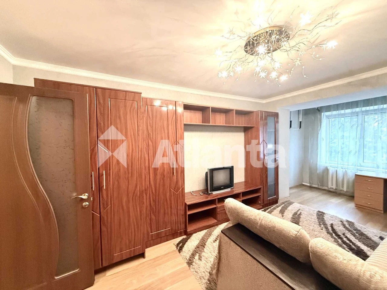 Просторная двухкомнатная квартира площадью 70 м² на улице Па
