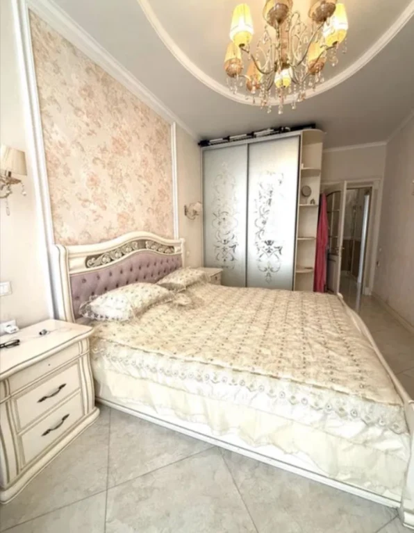 Аркадія.! Квартира в будинку 6 Перлина, три спальні. Выгодная цена.