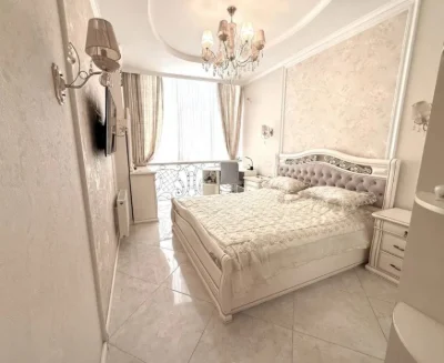 Arcadia! 6 Pearl, three separate bedrooms. Good price.