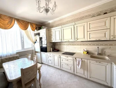 Arcadia! 6 Pearl, three separate bedrooms. Good price.