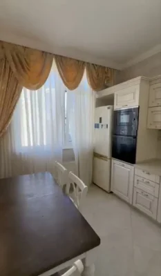 Arcadia! 6 Pearl, three separate bedrooms. Good price.