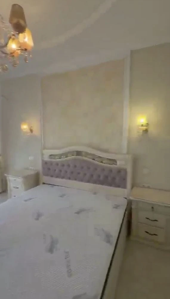 Arcadia! 6 Pearl, three separate bedrooms. Good price.