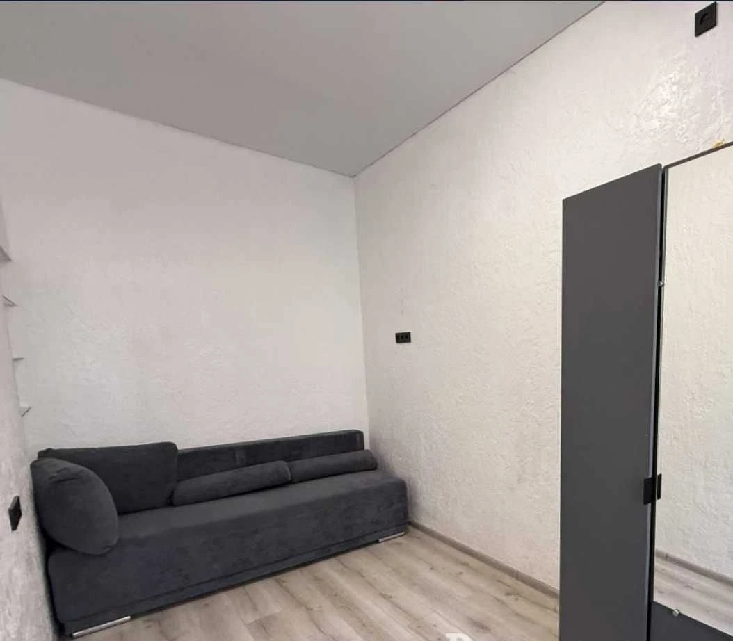 1 room apartment Modern renovation. Italian Boulevard, Belg