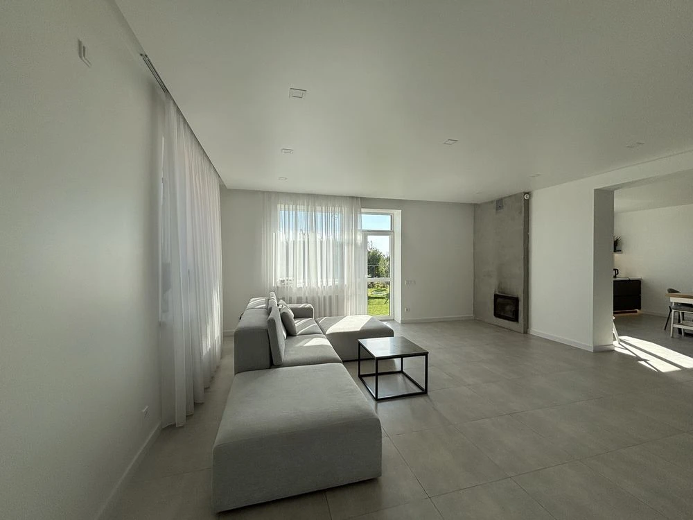 Modern house in Rivne: autonomy, fireplace, shelter