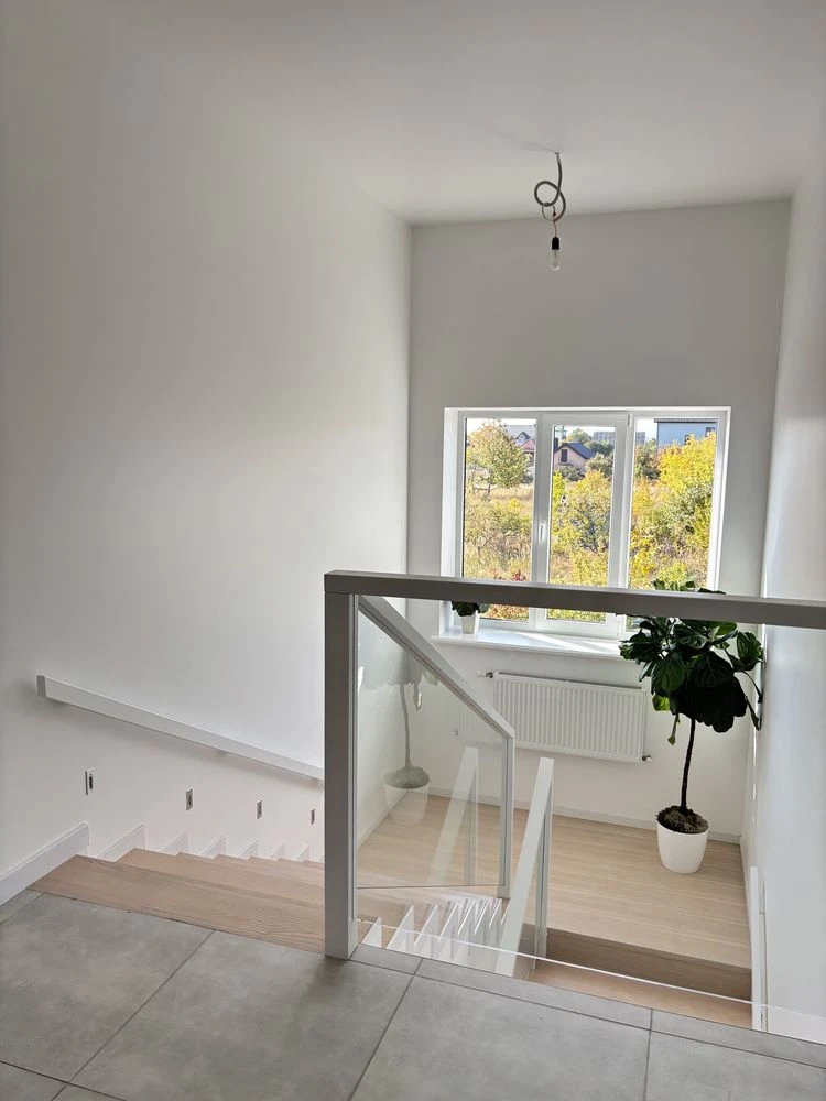 Modern house in Rivne: autonomy, fireplace, shelter