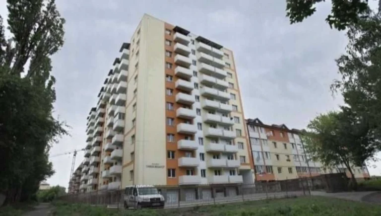 Гараж 20 м² у житловому будинку | МЖК Сім'я | $9 000