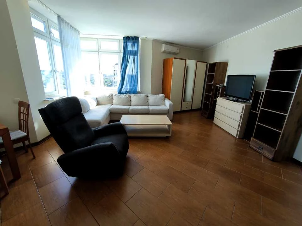 Apartment. Holosiivsky Prospect, Kyiv