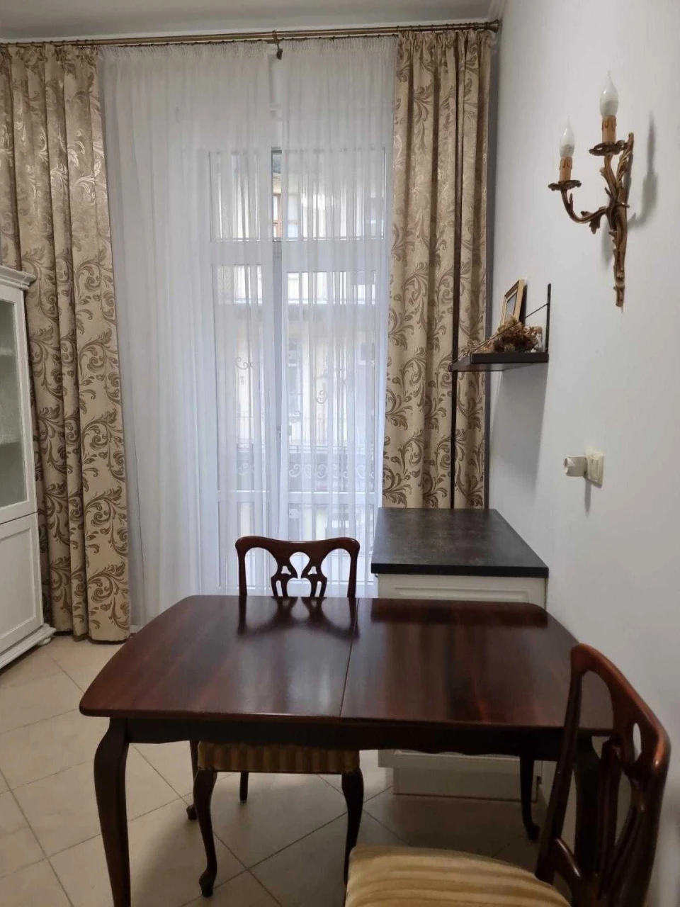 Продаж 3-кімнатного житла в центрі Львова по вул. Пантелеймона Куліша