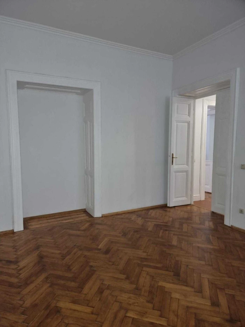Продаж 3-кімнатного житла в центрі Львова по вул. Пантелеймона Куліша