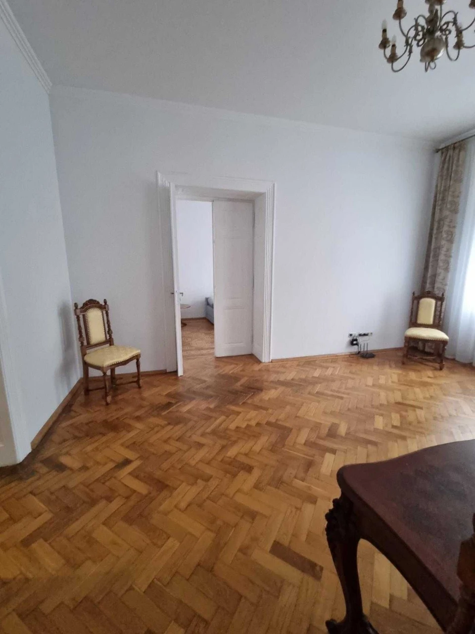 Продаж 3-кімнатного житла в центрі Львова по вул. Пантелеймона Куліша