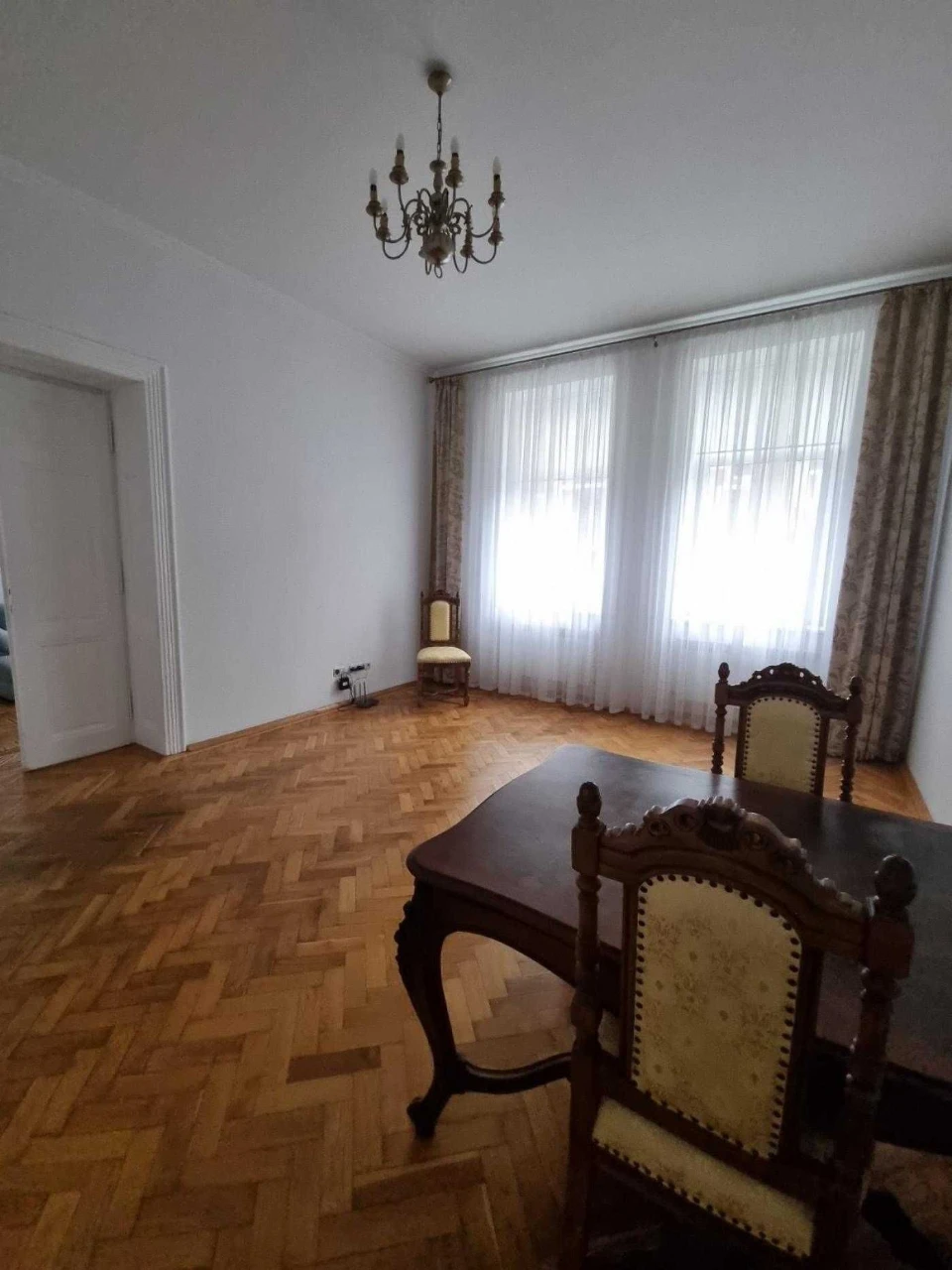 Продаж 3-кімнатного житла в центрі Львова по вул. Пантелеймона Куліша