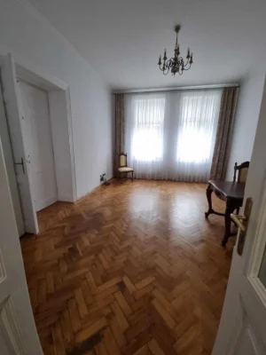 Продаж 3-кімнатного житла в центрі Львова по вул. Пантелеймона Куліша