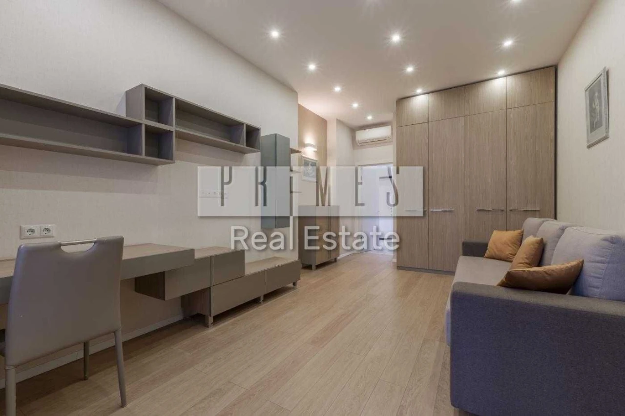 Sale of a 4-room apartment 184 sq.m. in the residential complex Novospekerski Lipki, without a common area
