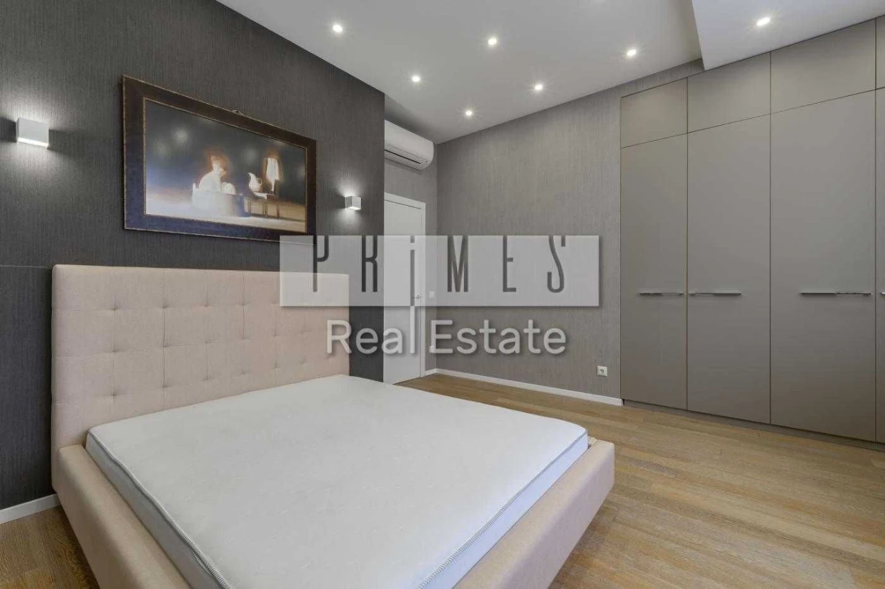Sale of a 4-room apartment 184 sq.m. in the residential complex Novospekerski Lipki, without a common area