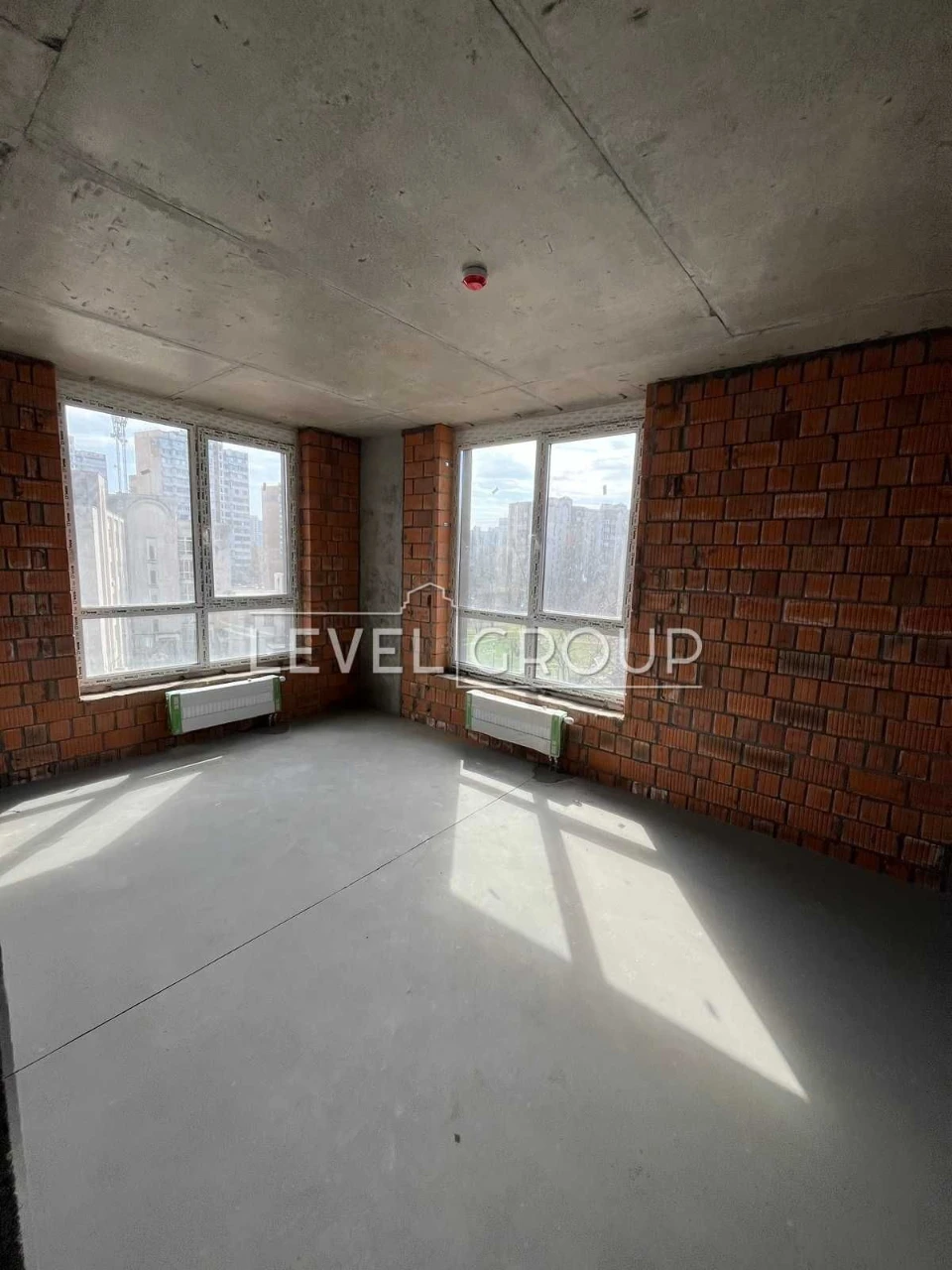 Sale of a 3-bedroom apartment, Holosiiv, Senat Residence, Re Shopping Mall