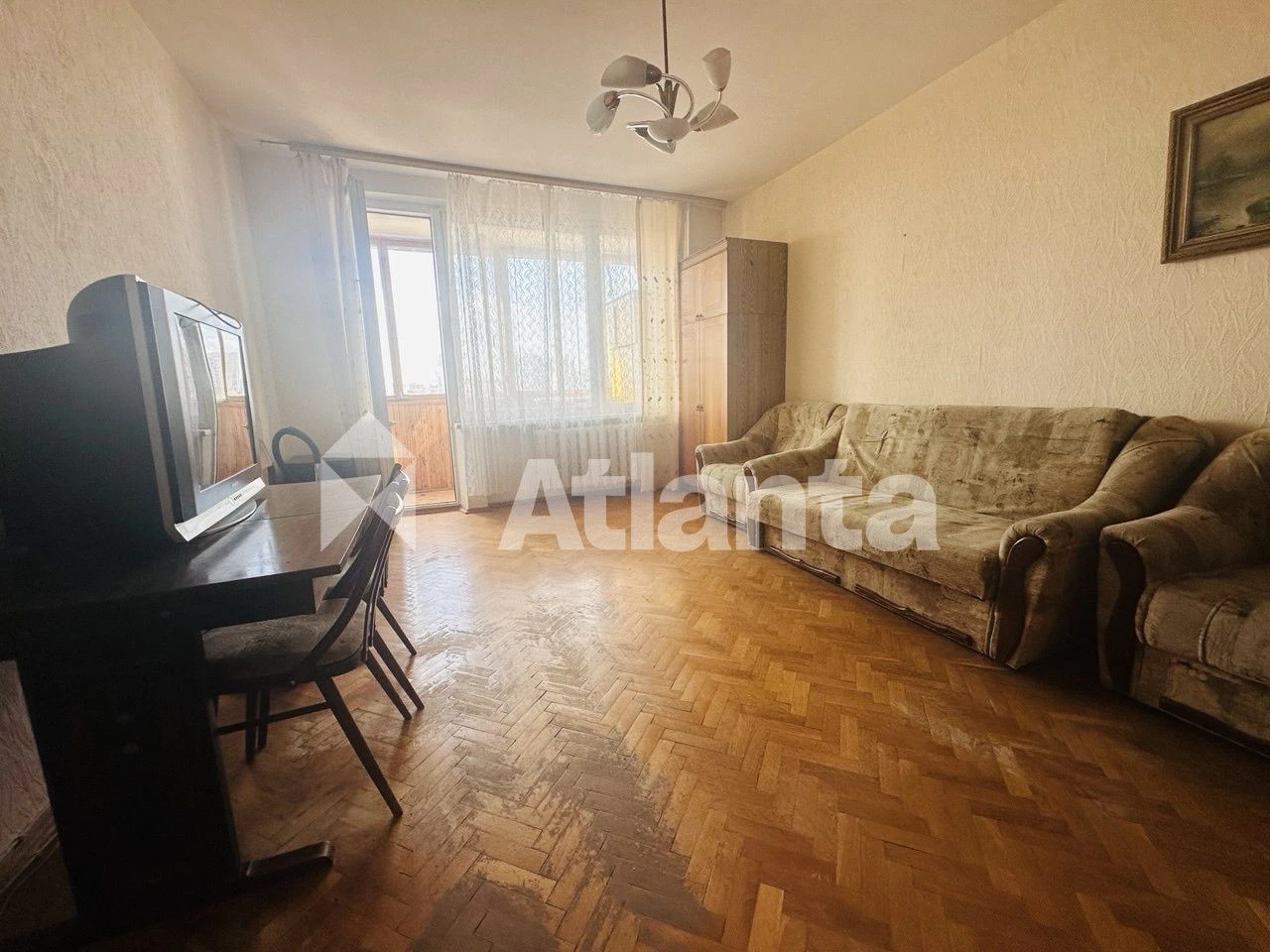Продаж 2к квартири в серці Києва — вул. Обсерваторна(Львівсь