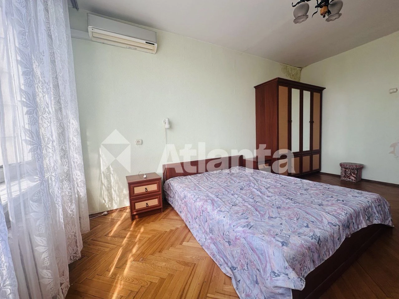 Продаж 2к квартири в серці Києва — вул. Обсерваторна(Львівсь