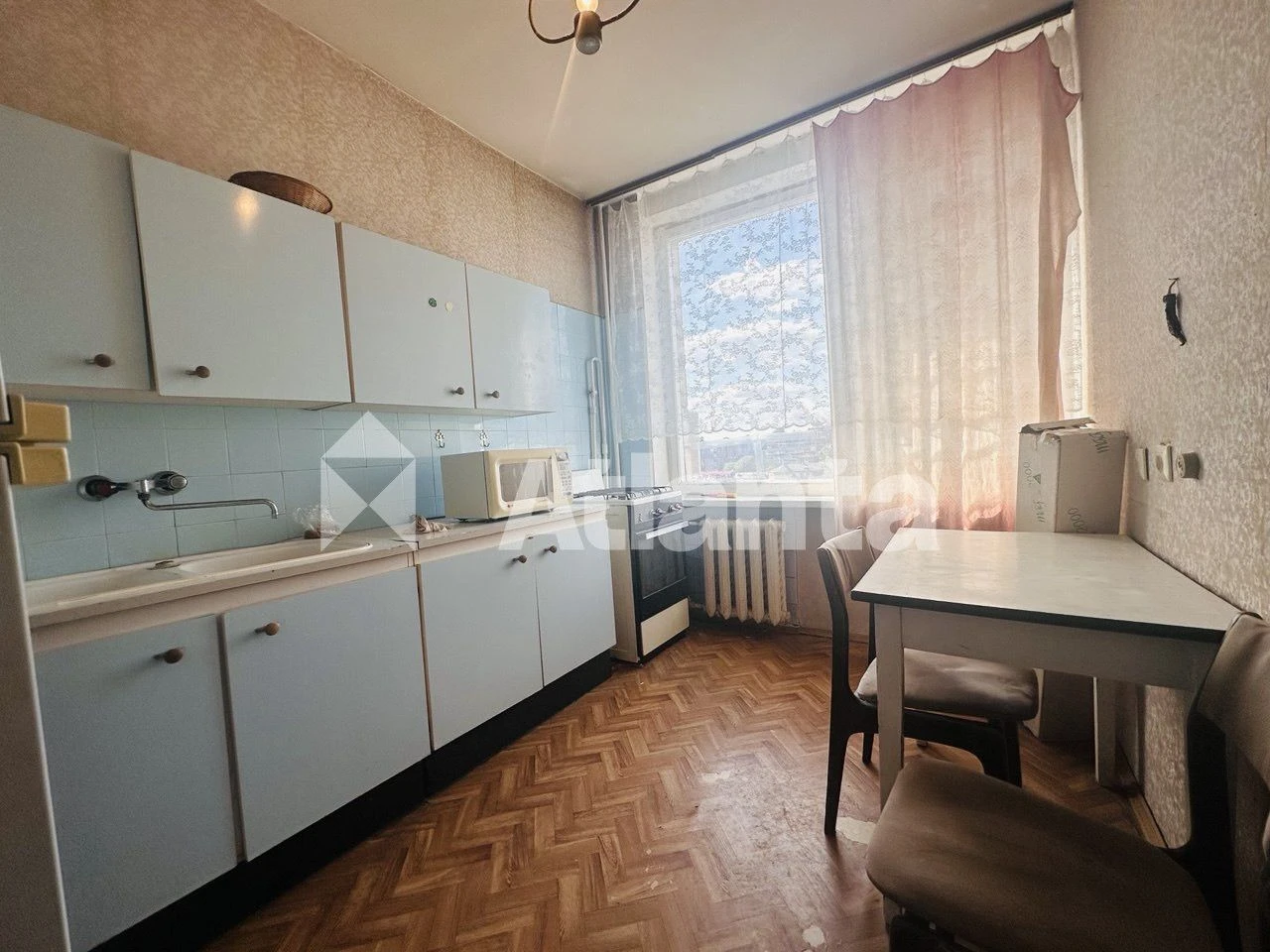 Продаж 2к квартири в серці Києва — вул. Обсерваторна(Львівсь