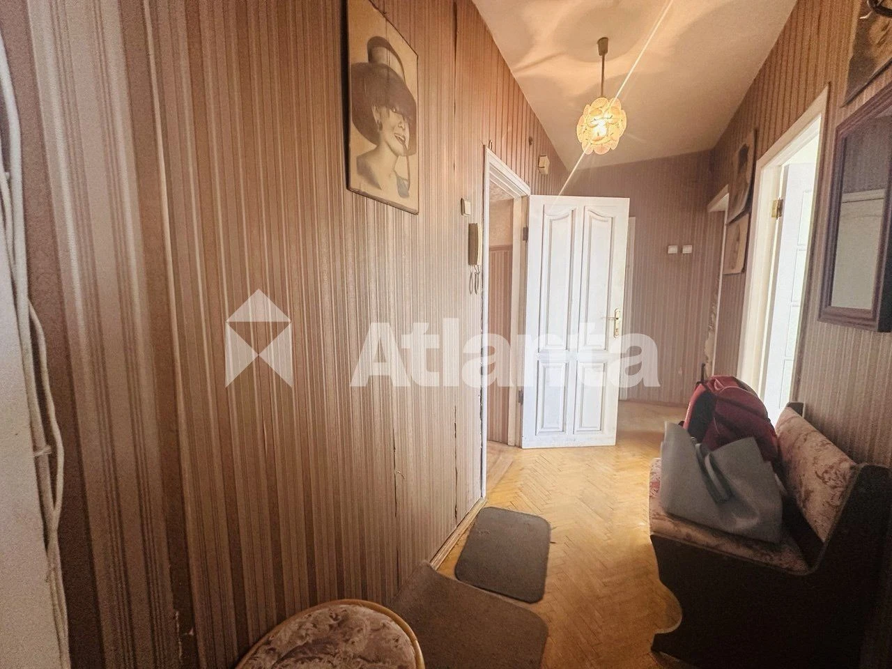 Продаж 2к квартири в серці Києва — вул. Обсерваторна(Львівсь