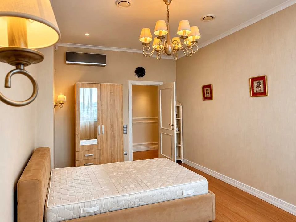 Apartment. Khreshchatyk Street, Kyiv
