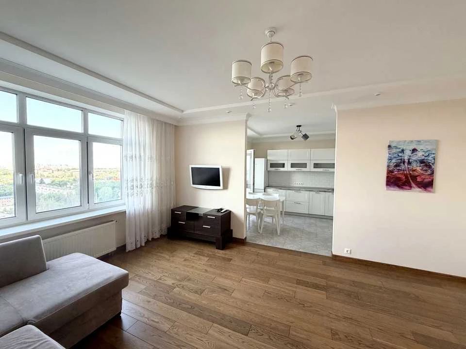 Apartment. Kyiv, Beresteyskyi Ave. (Poles)