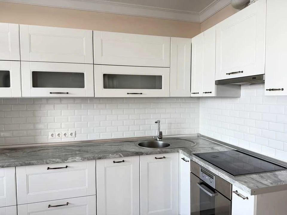 Apartment. Kyiv, Beresteyskyi Ave. (Poles)