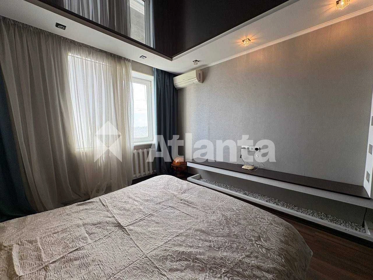 2 room apartment, in perfect condition, brick house.